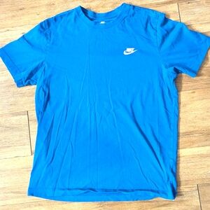 Nike men's short sleeve T-shirt